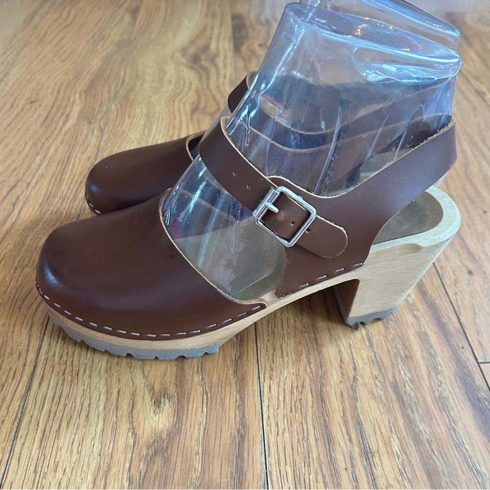 MIA Brown Leather Clog Heels with Natural Wood Platform - Picture 6 of 12